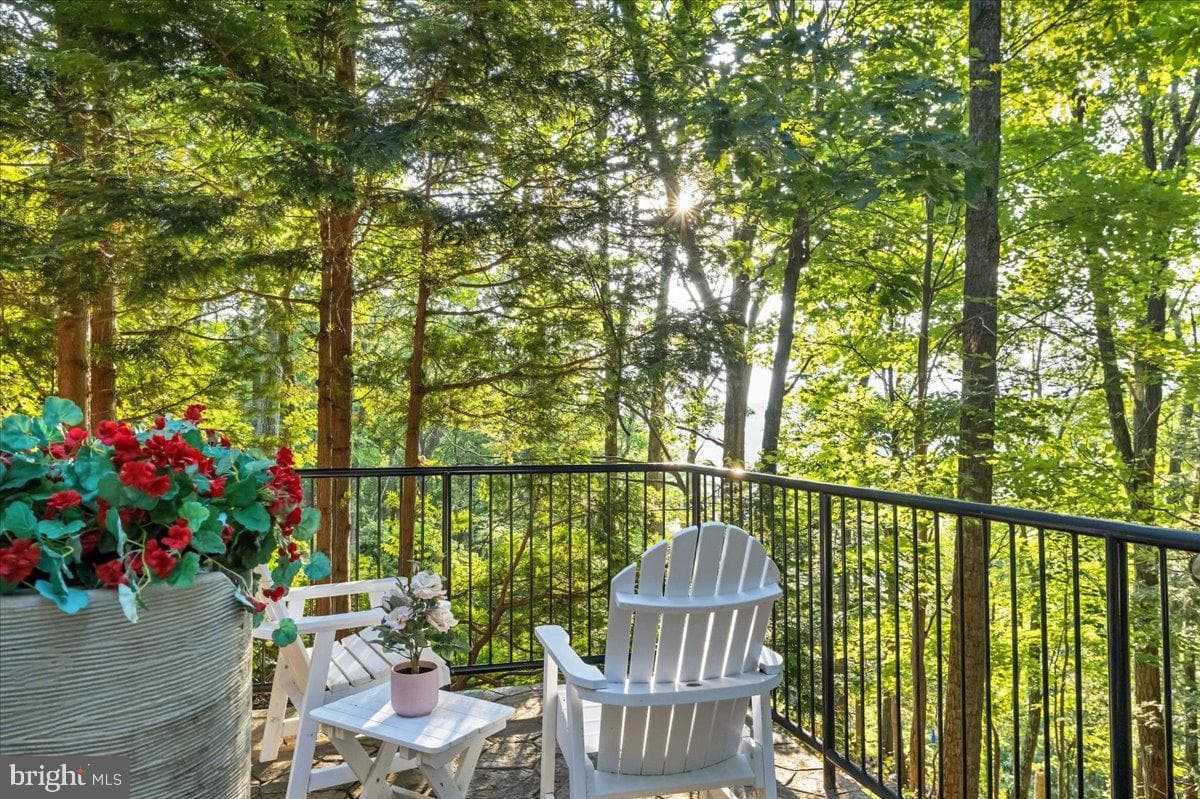 102 Summit Road photo 44