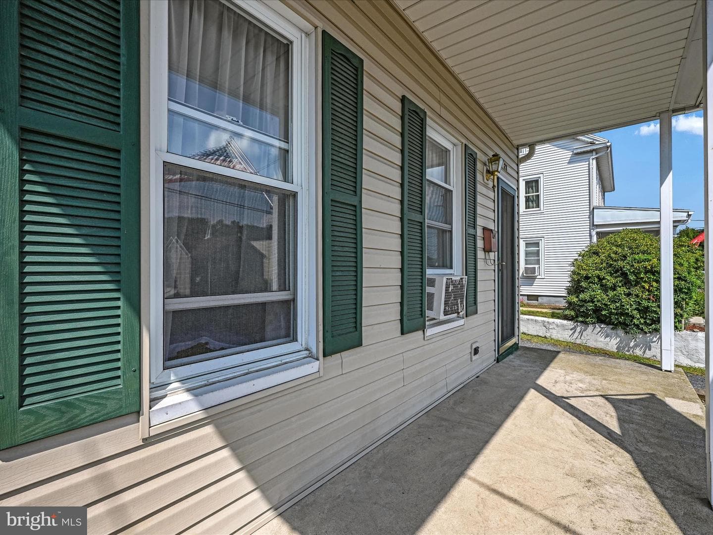 27 Grove Street photo 4