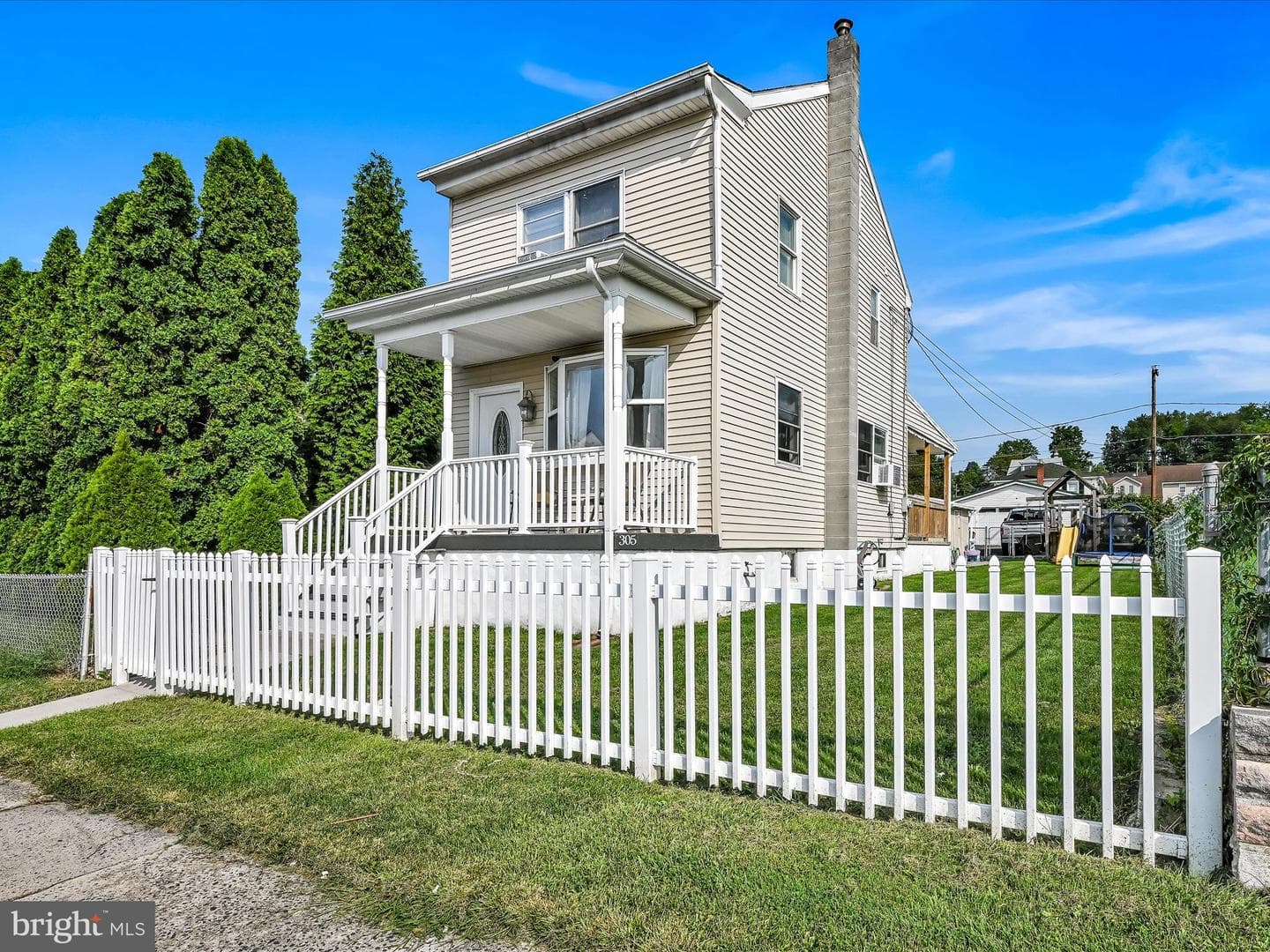 305 Beechwood Avenue photo 2