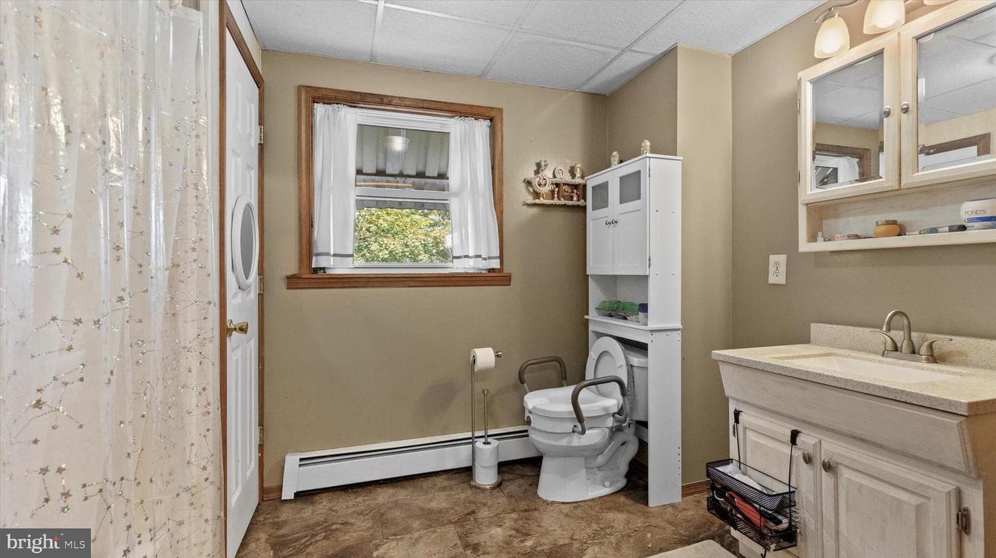137 E High Street photo 11