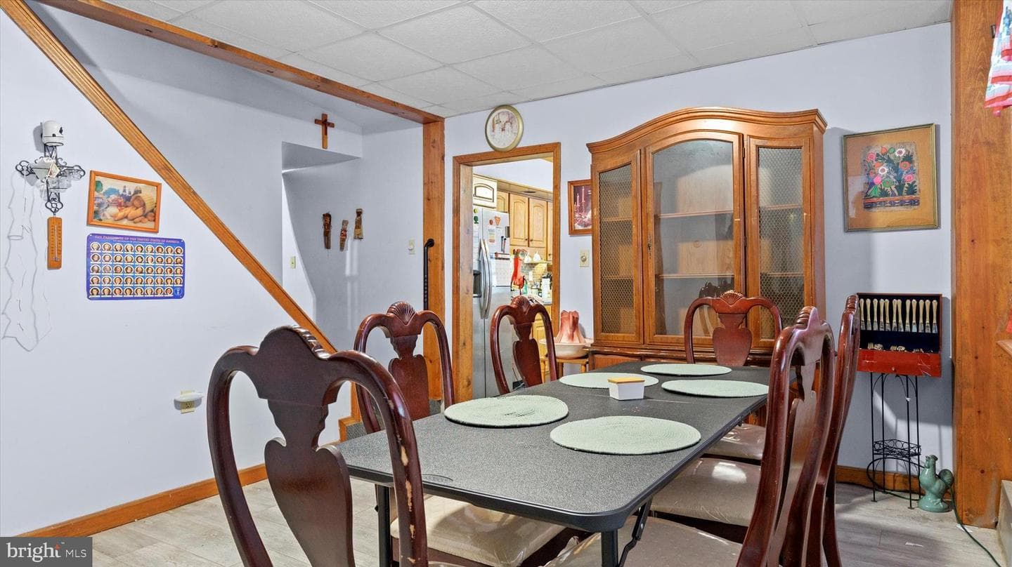 137 E High Street photo 15