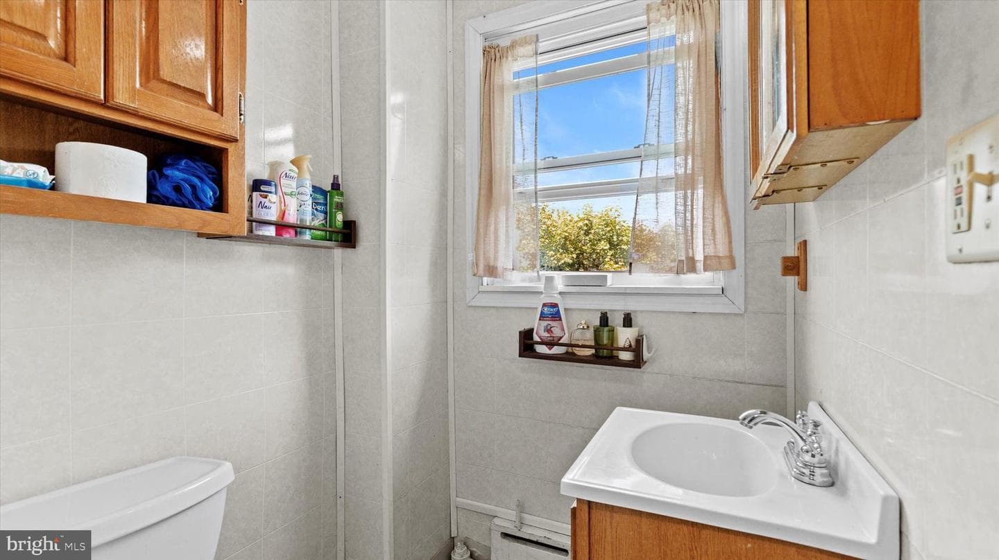 137 E High Street photo 23