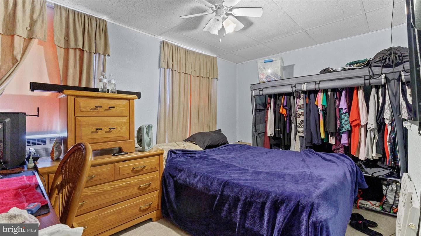 137 E High Street photo 30