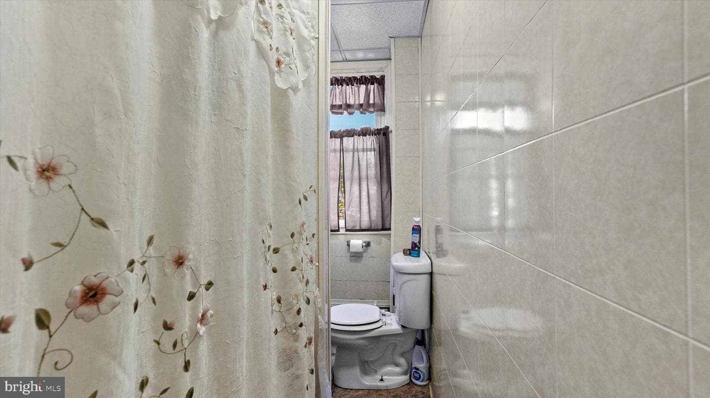 137 E High Street photo 33