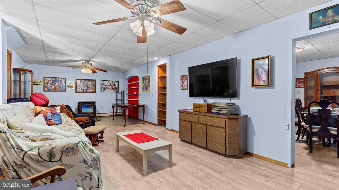 137 E High Street photo 6