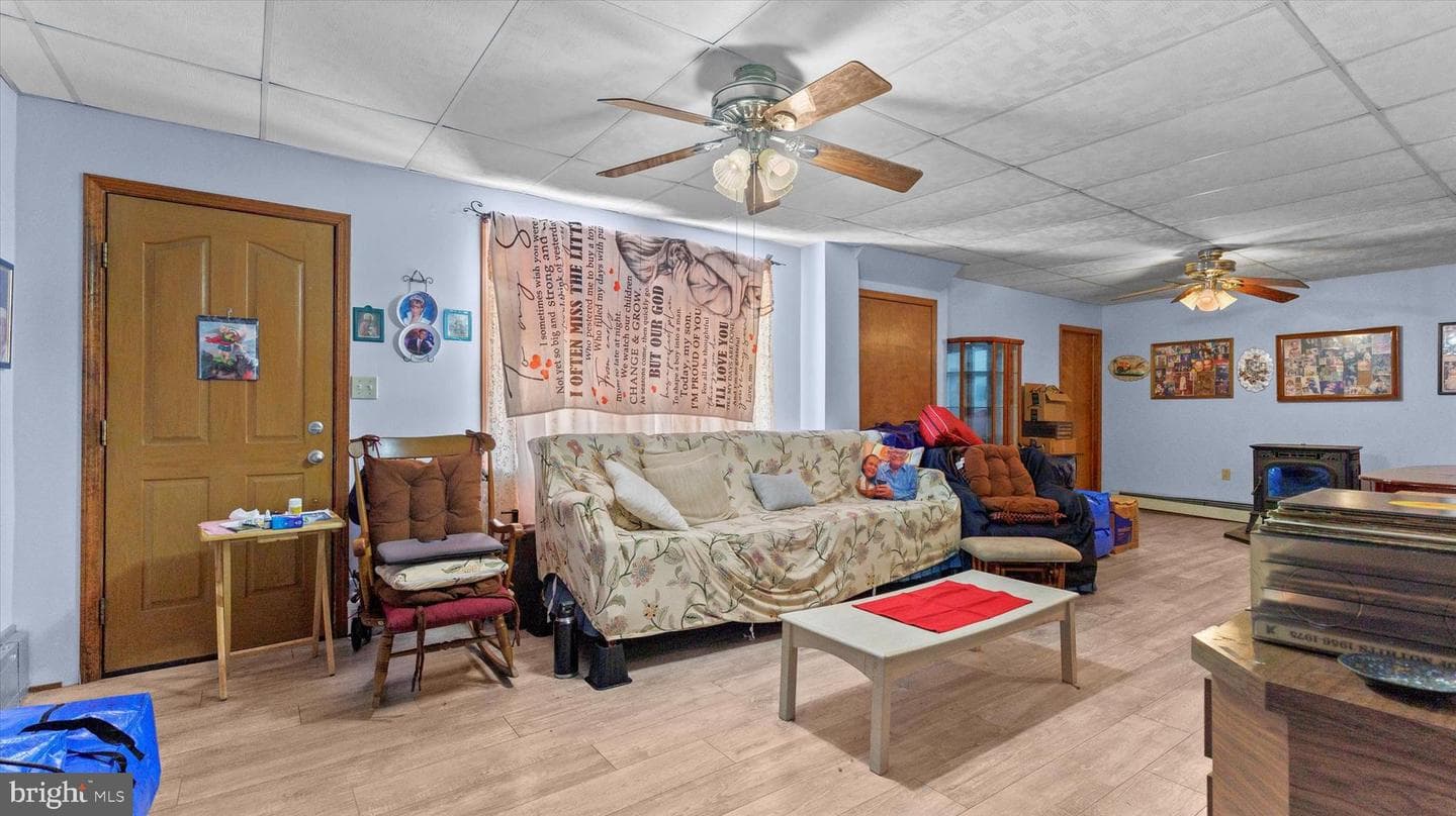 137 E High Street photo 7