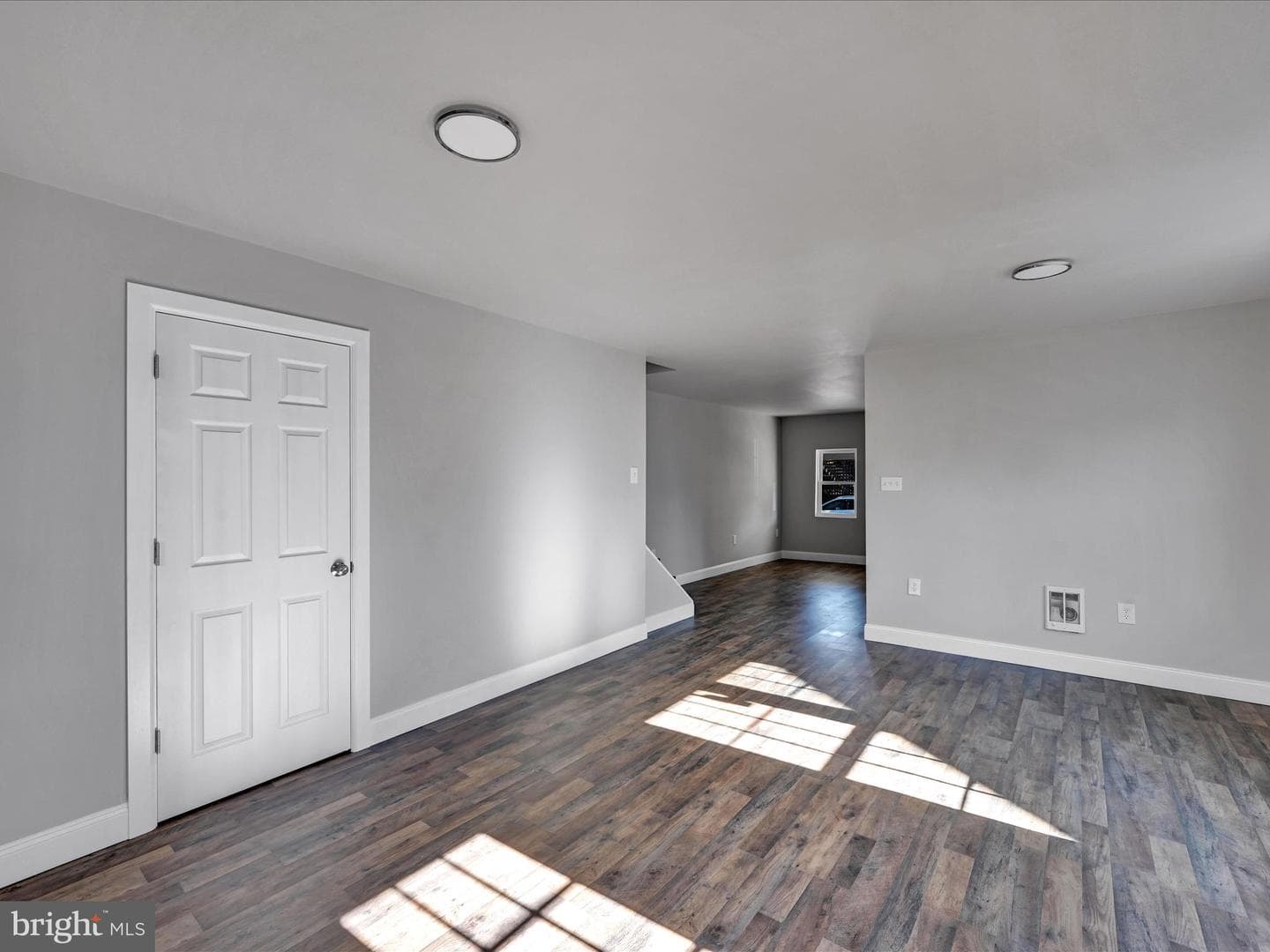 218 N Nicholas Street photo 11