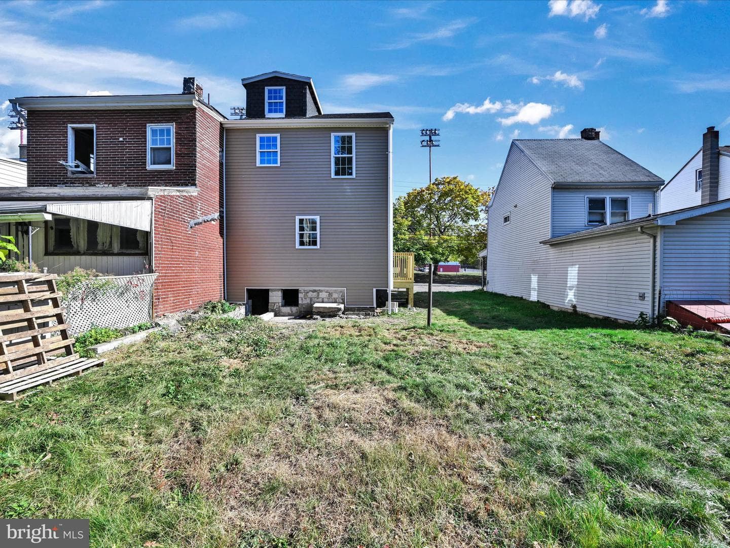 218 N Nicholas Street photo 25