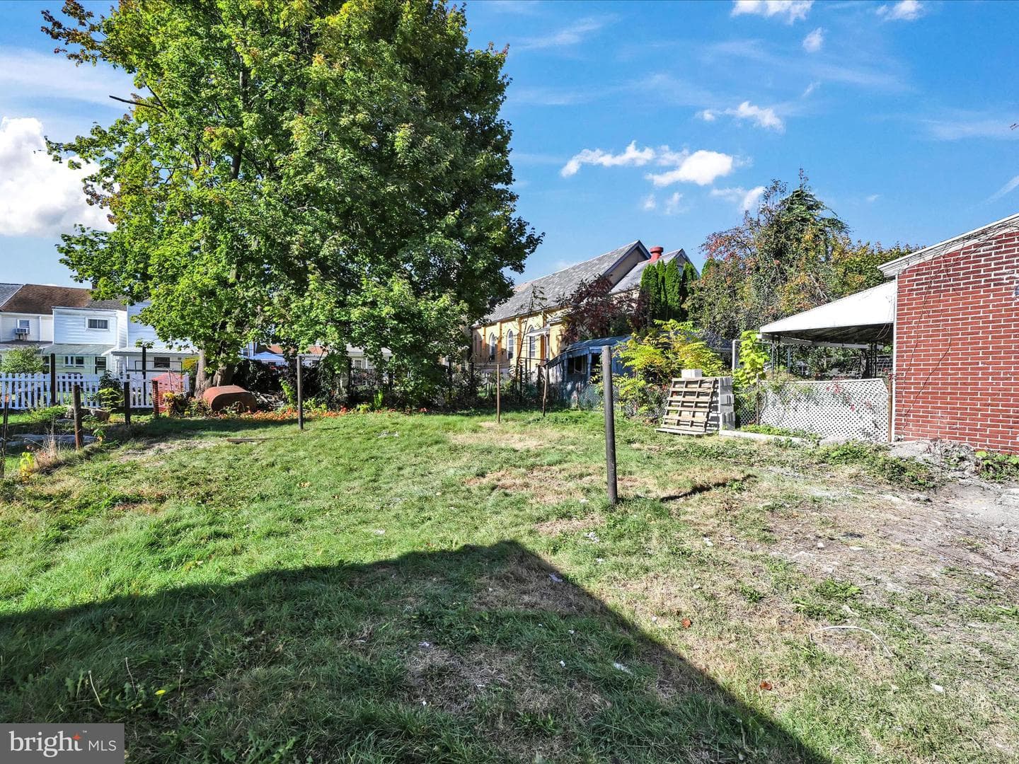 218 N Nicholas Street photo 27