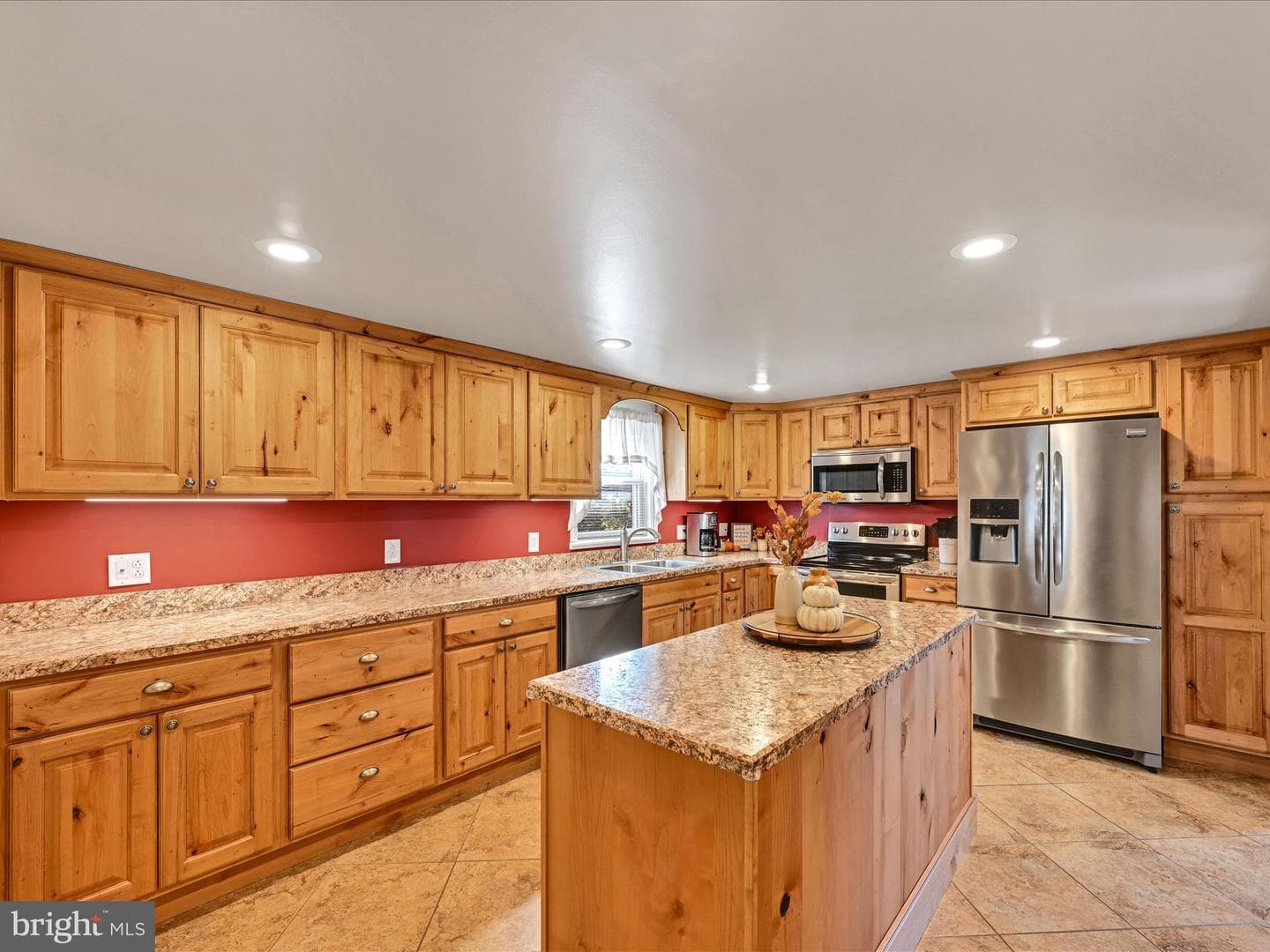 1160 Bunting Street photo 13