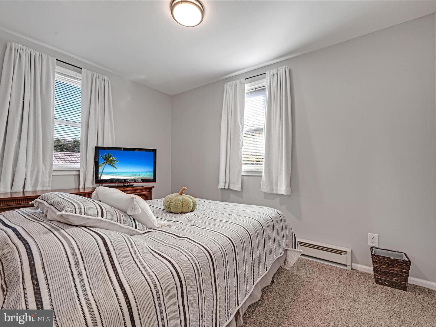 1160 Bunting Street photo 21