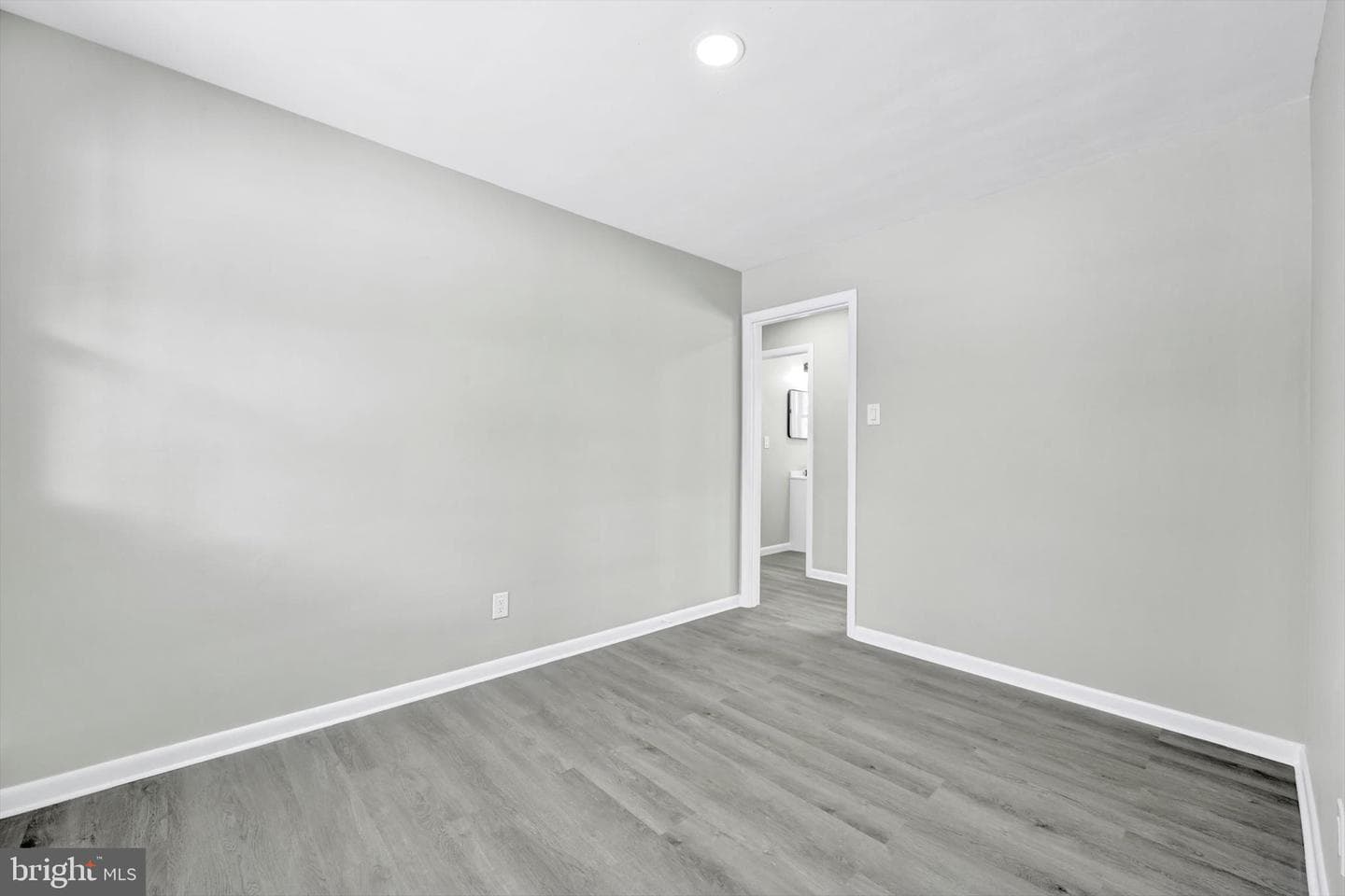 49 Meadow Avenue photo 28
