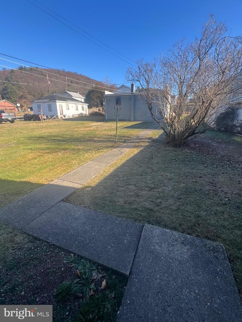 318 E Railroad Avenue photo 24