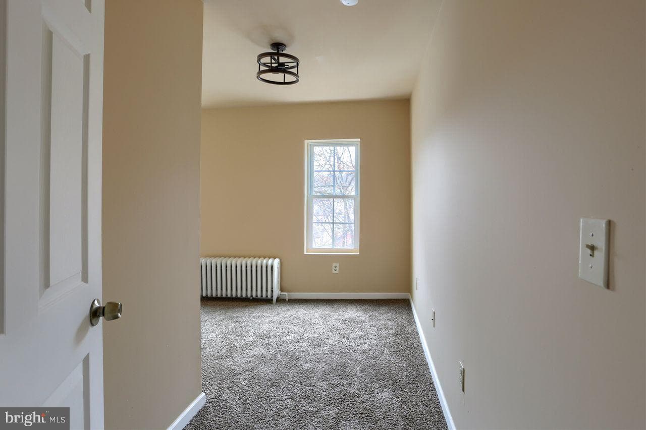 401 W Race Street photo 11