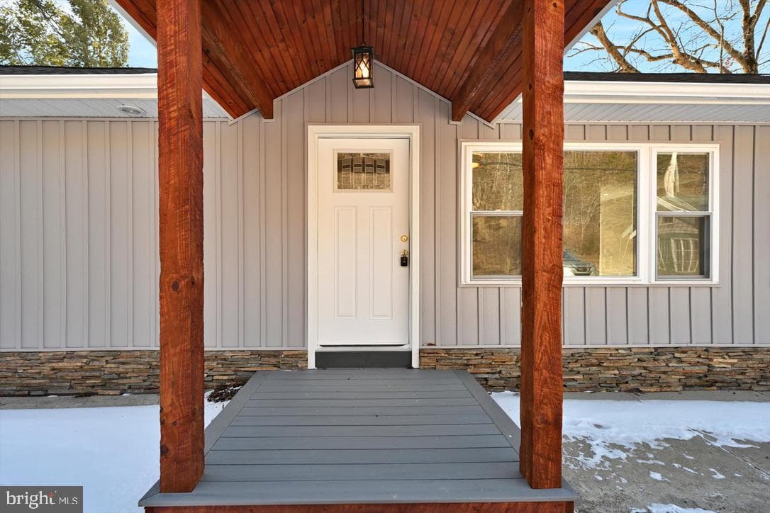 736 Rock Road photo 2