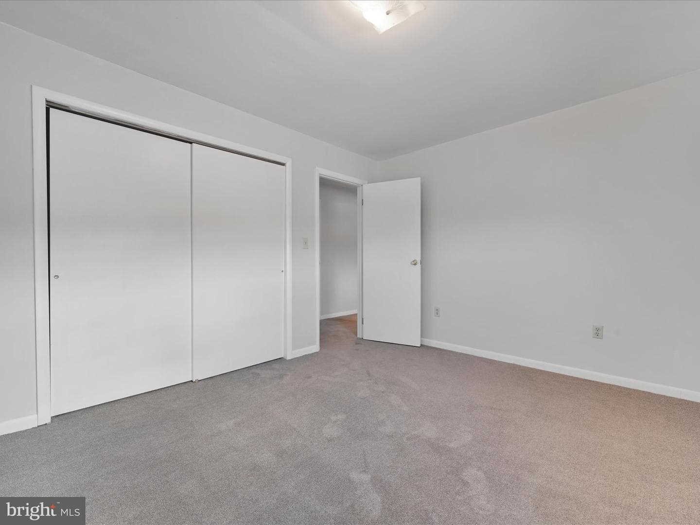 51 S Strawberry Lane photo 21