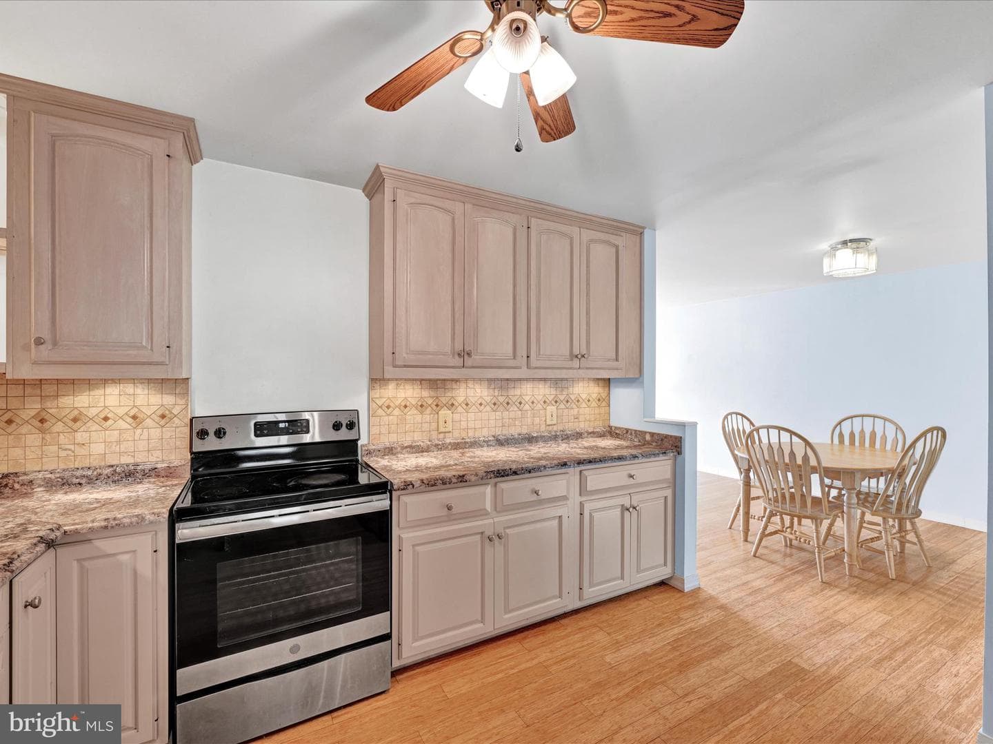 53 E Adamsdale Road photo 9