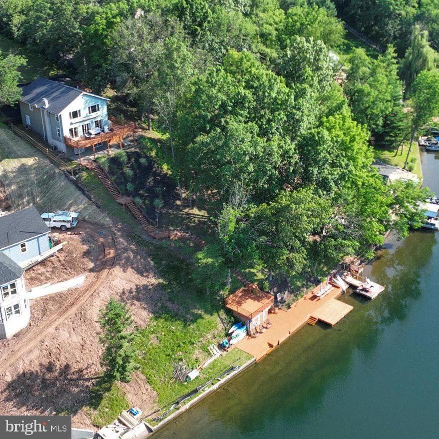 1494 Wynonah Drive photo 2
