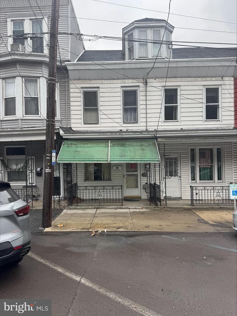 1218 E Centre St photo 2