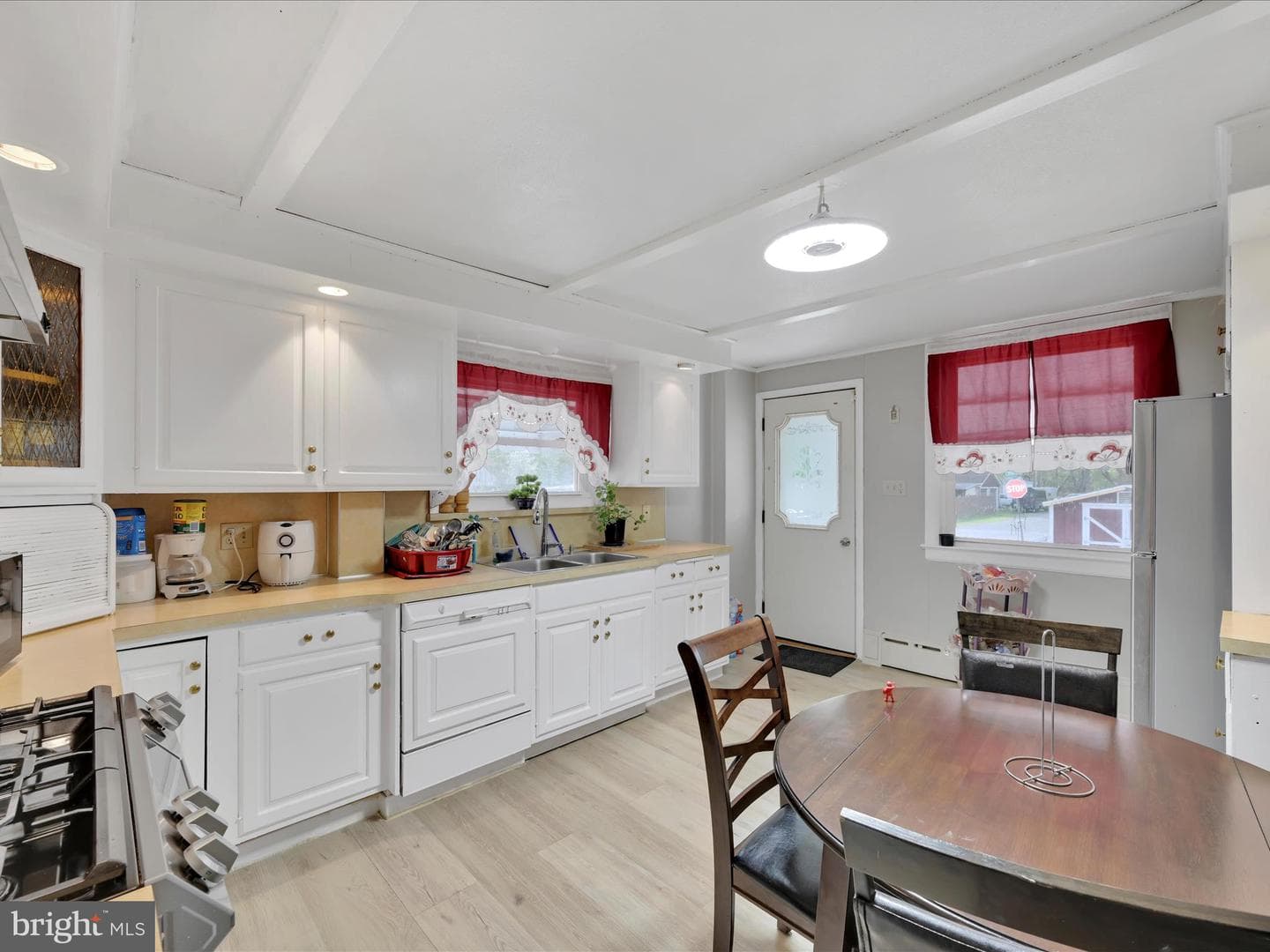 100 W Walnut Street photo 7
