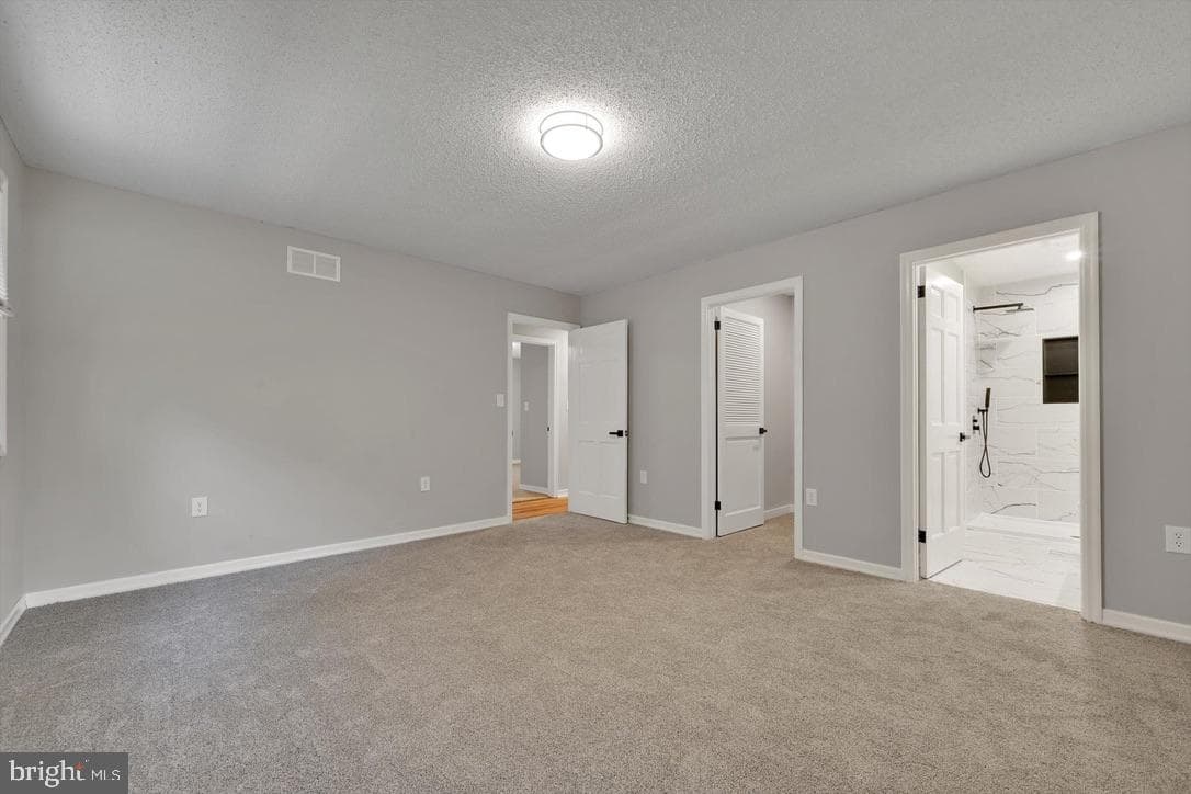 330 E Centre Street photo 32