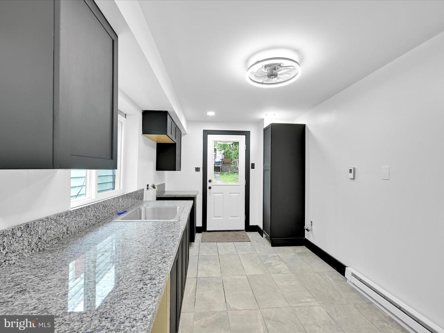 1420 W Walnut Street photo 13