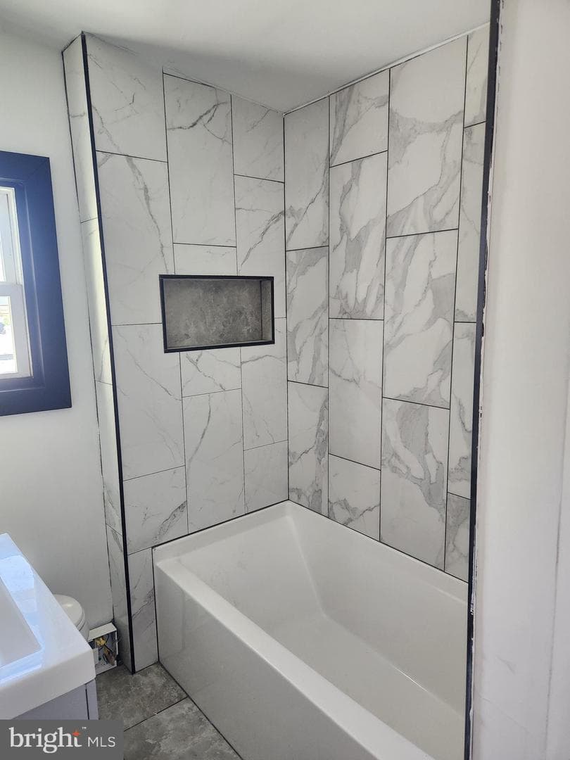 1420 W Walnut Street photo 21