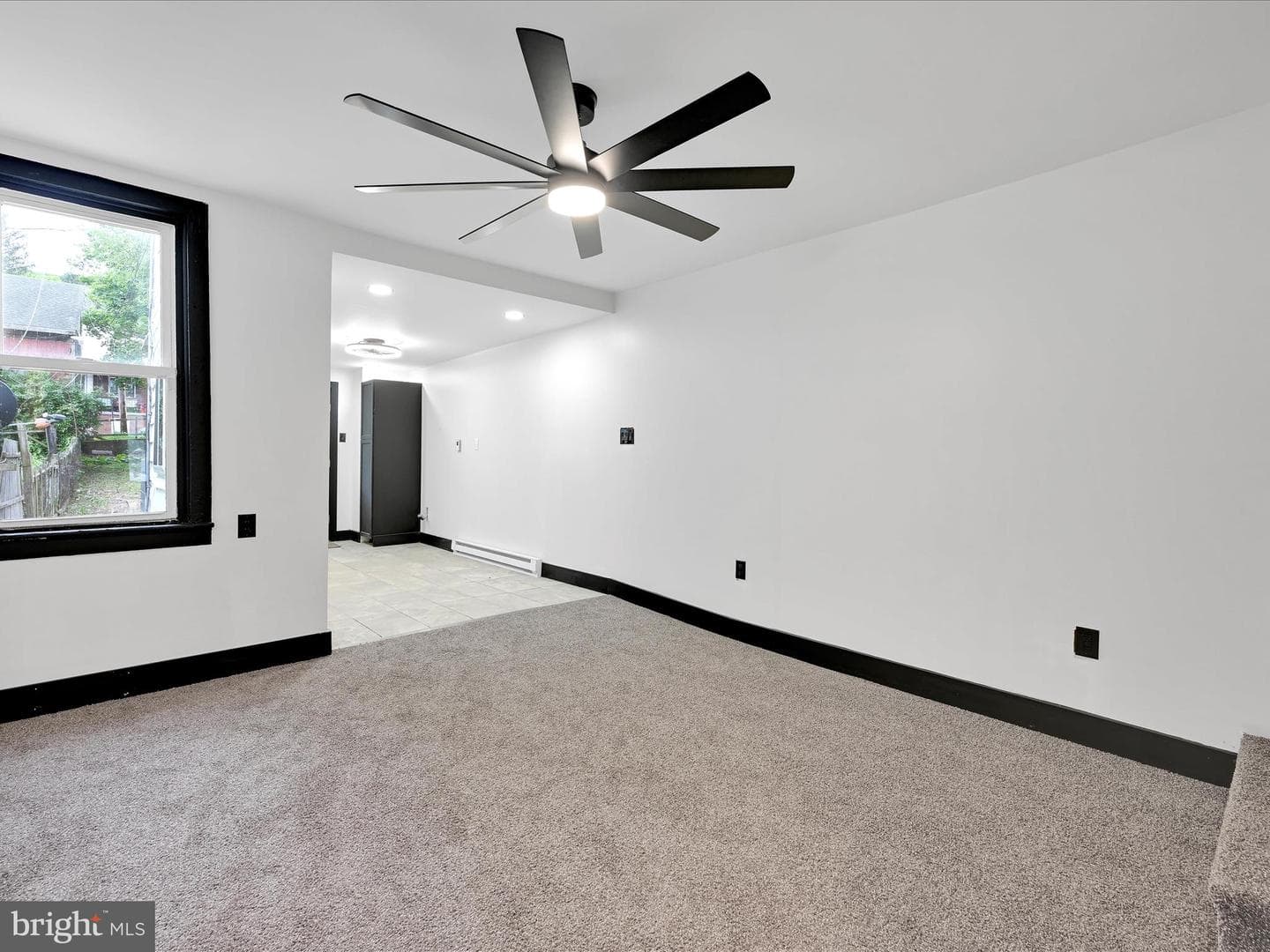 1420 W Walnut Street photo 9