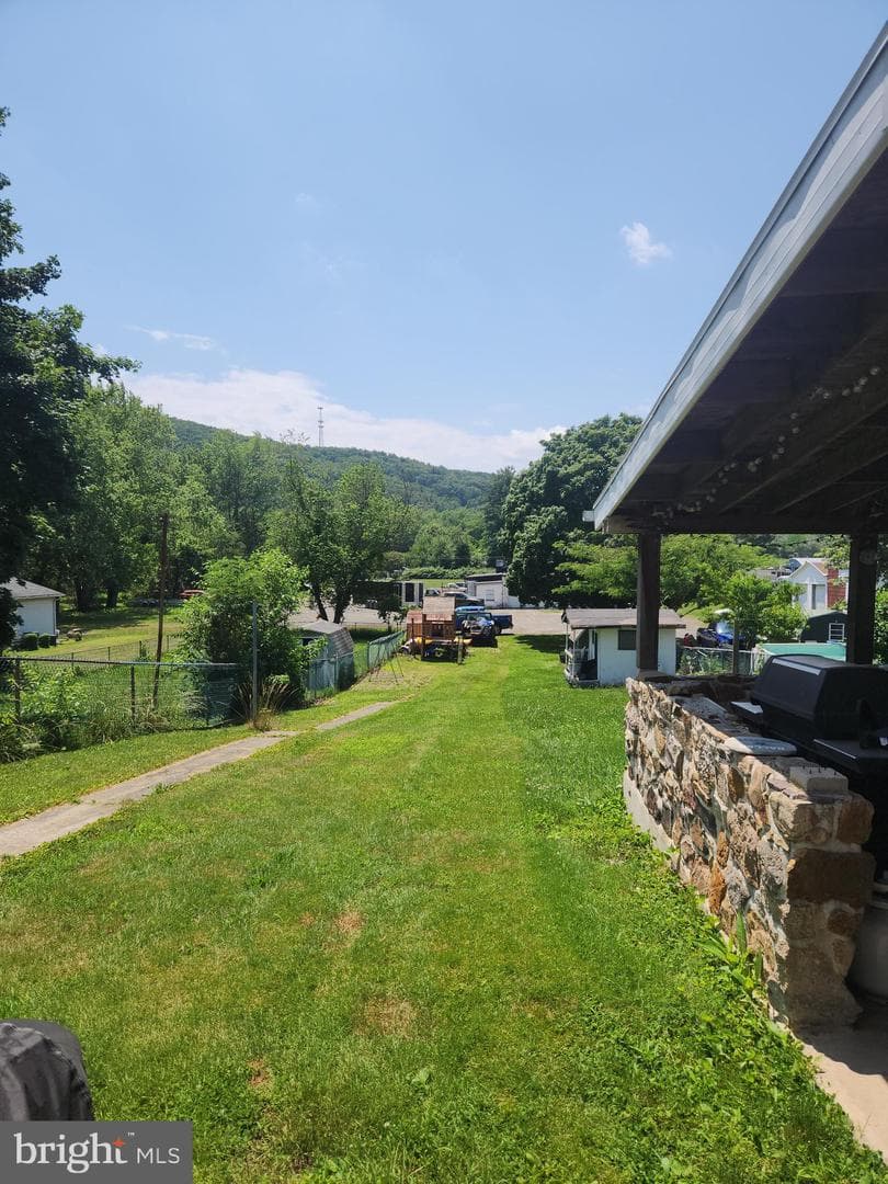 406 Parkway photo 20