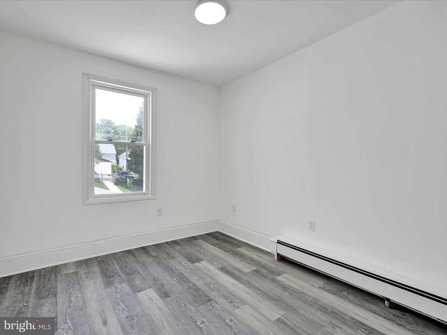 231 S Lehigh Avenue photo 12