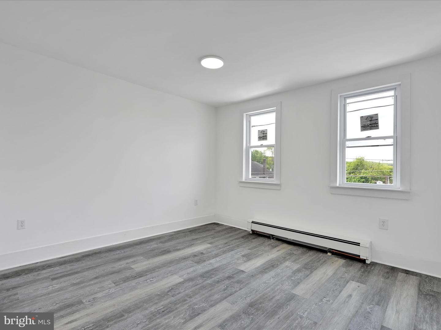 231 S Lehigh Avenue photo 14
