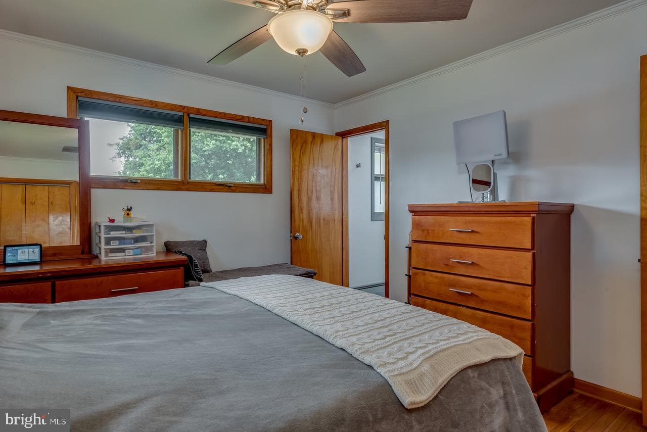 18 E Pine Street photo 16