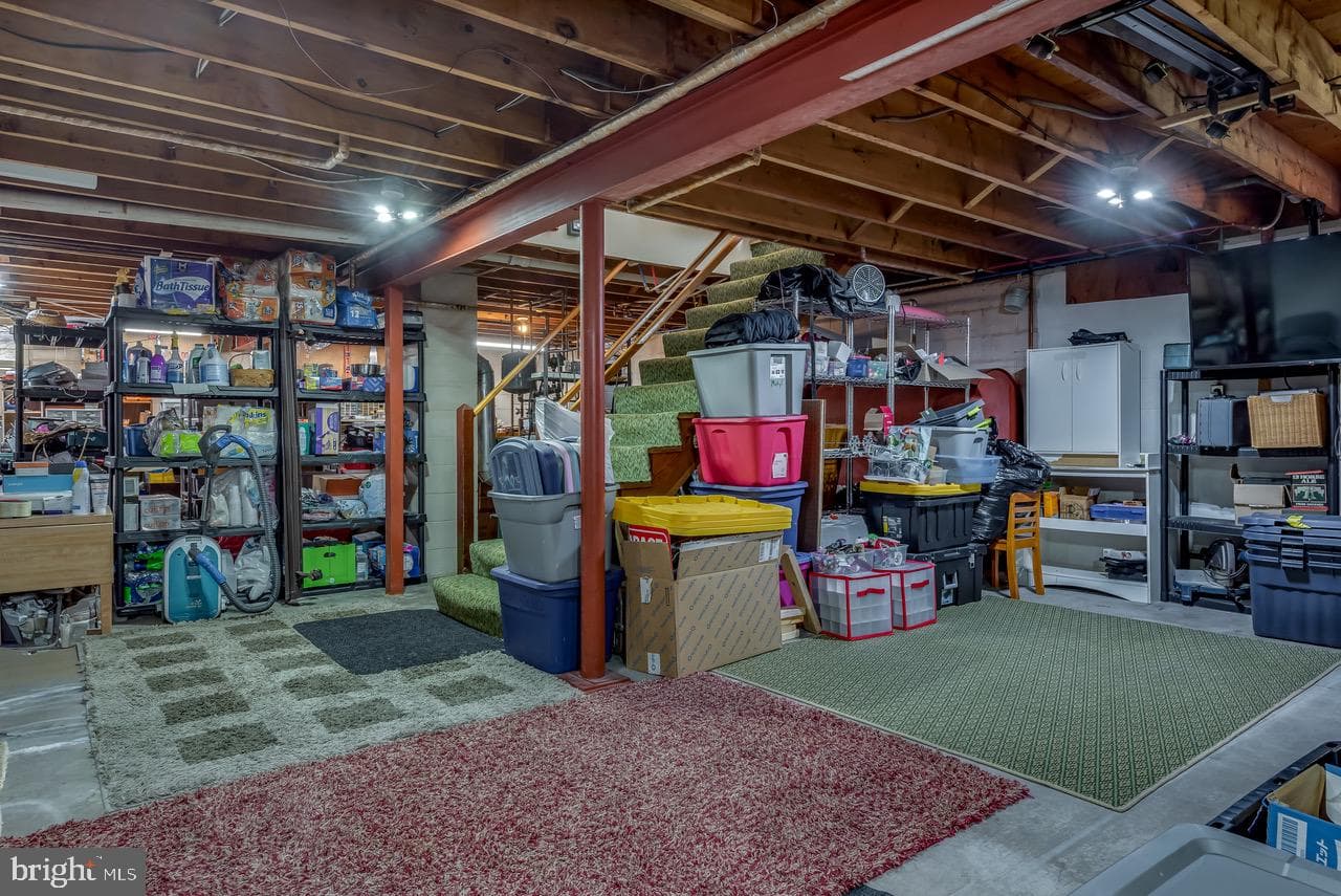 18 E Pine Street photo 25