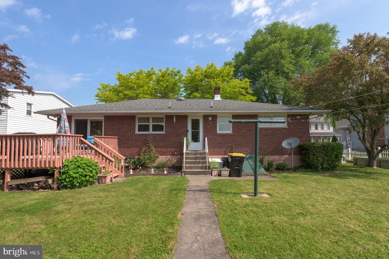 18 E Pine Street photo 29