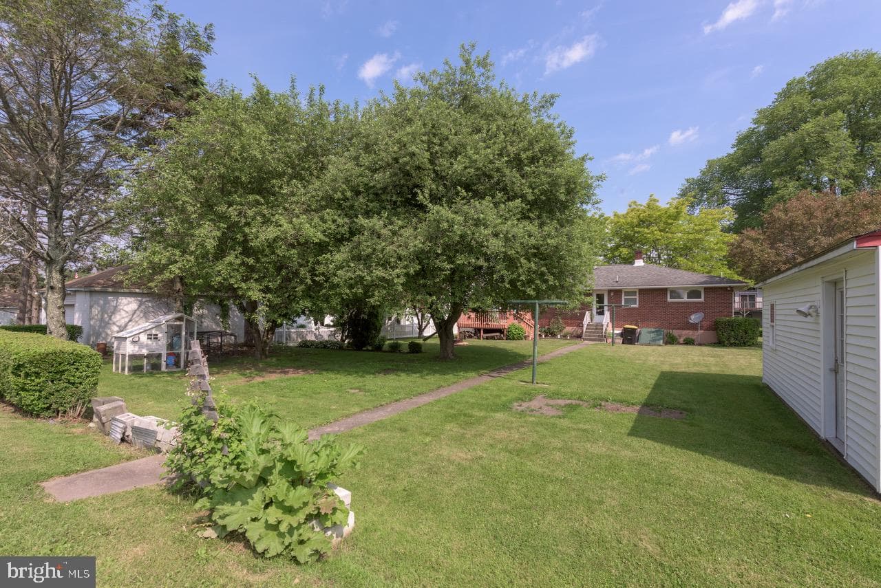 18 E Pine Street photo 4