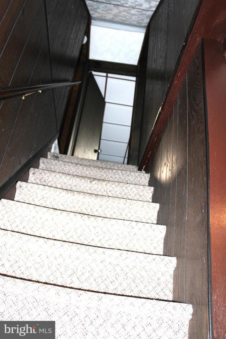 101 W Walnut Street photo 28