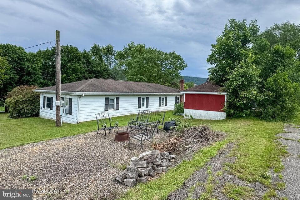 208 Clarks Valley Road photo 5