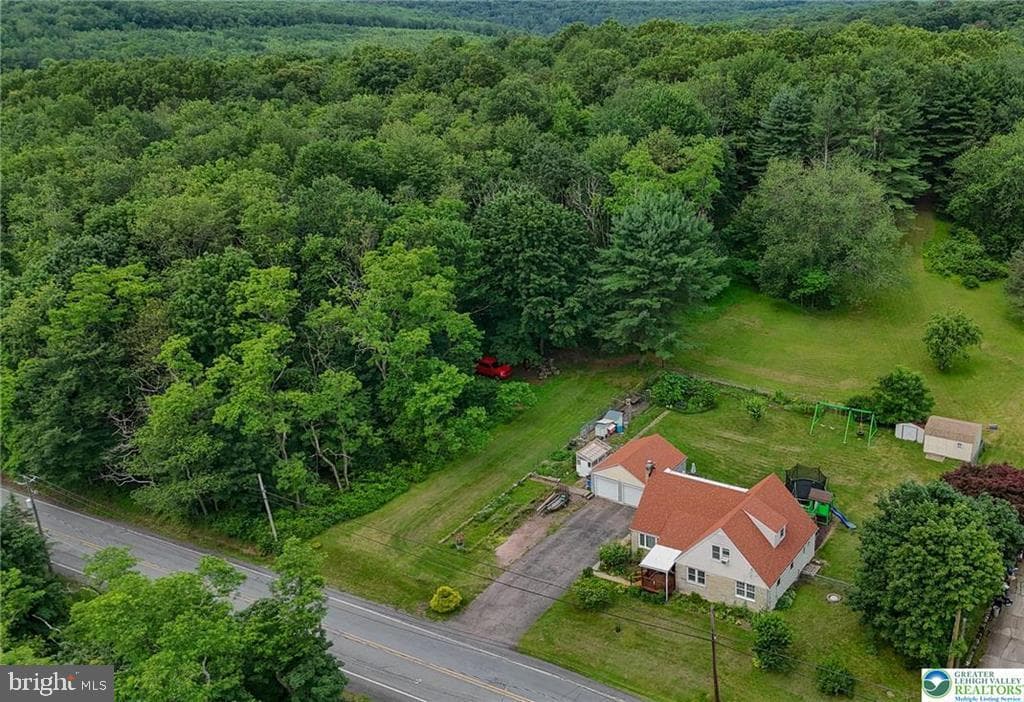 201 Lincoln Dr photo 3