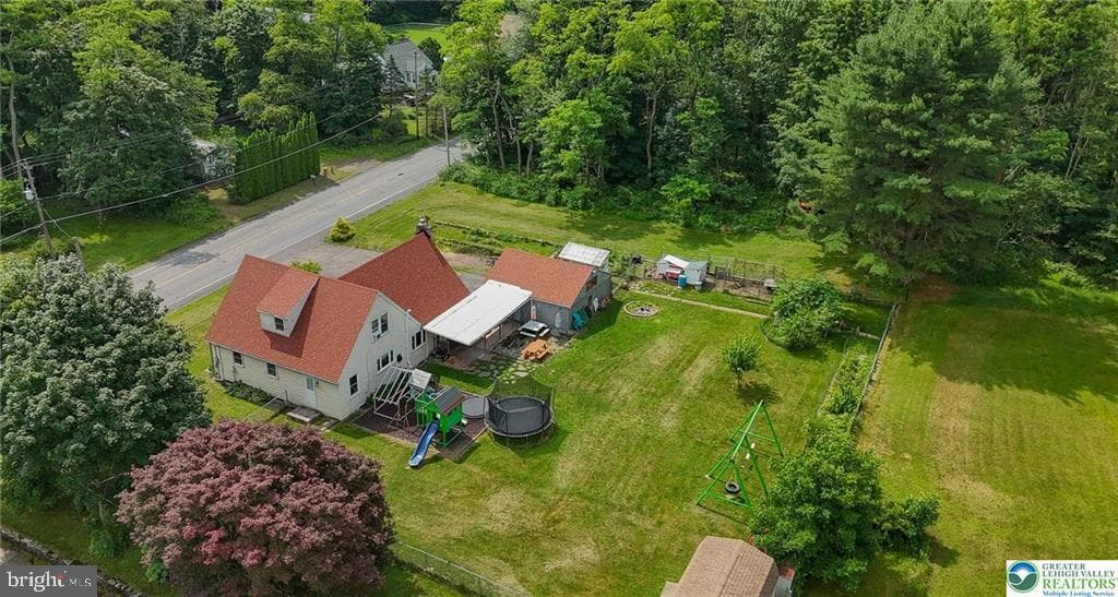 201 Lincoln Dr photo 4