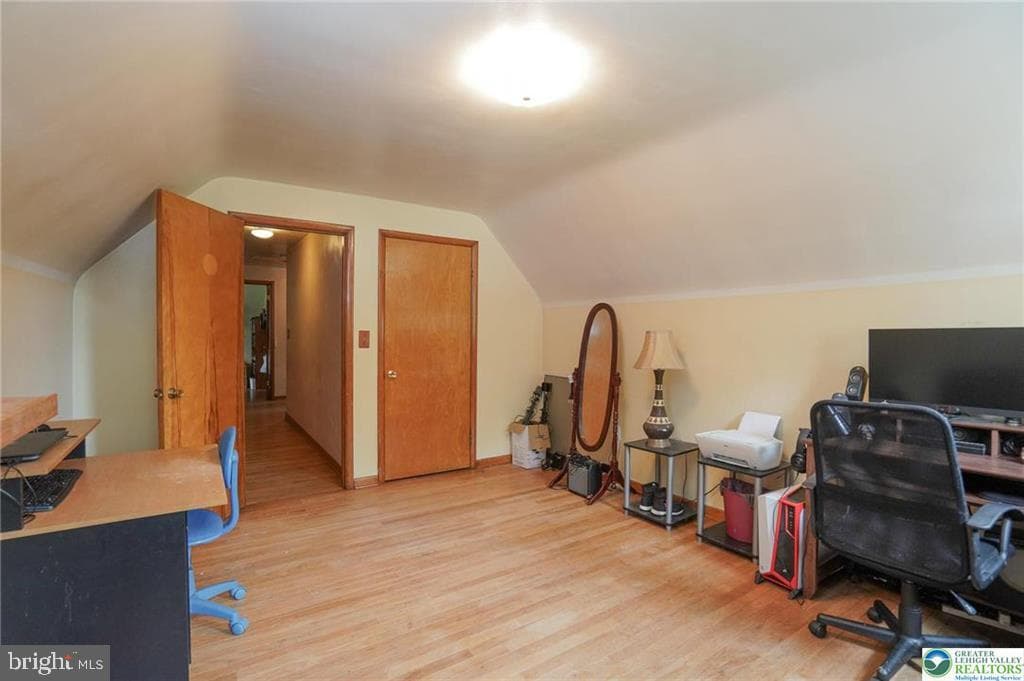 201 Lincoln Dr photo 52