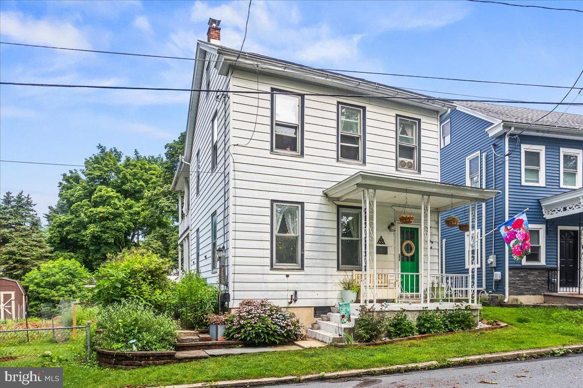 68 Carbon Street photo 1