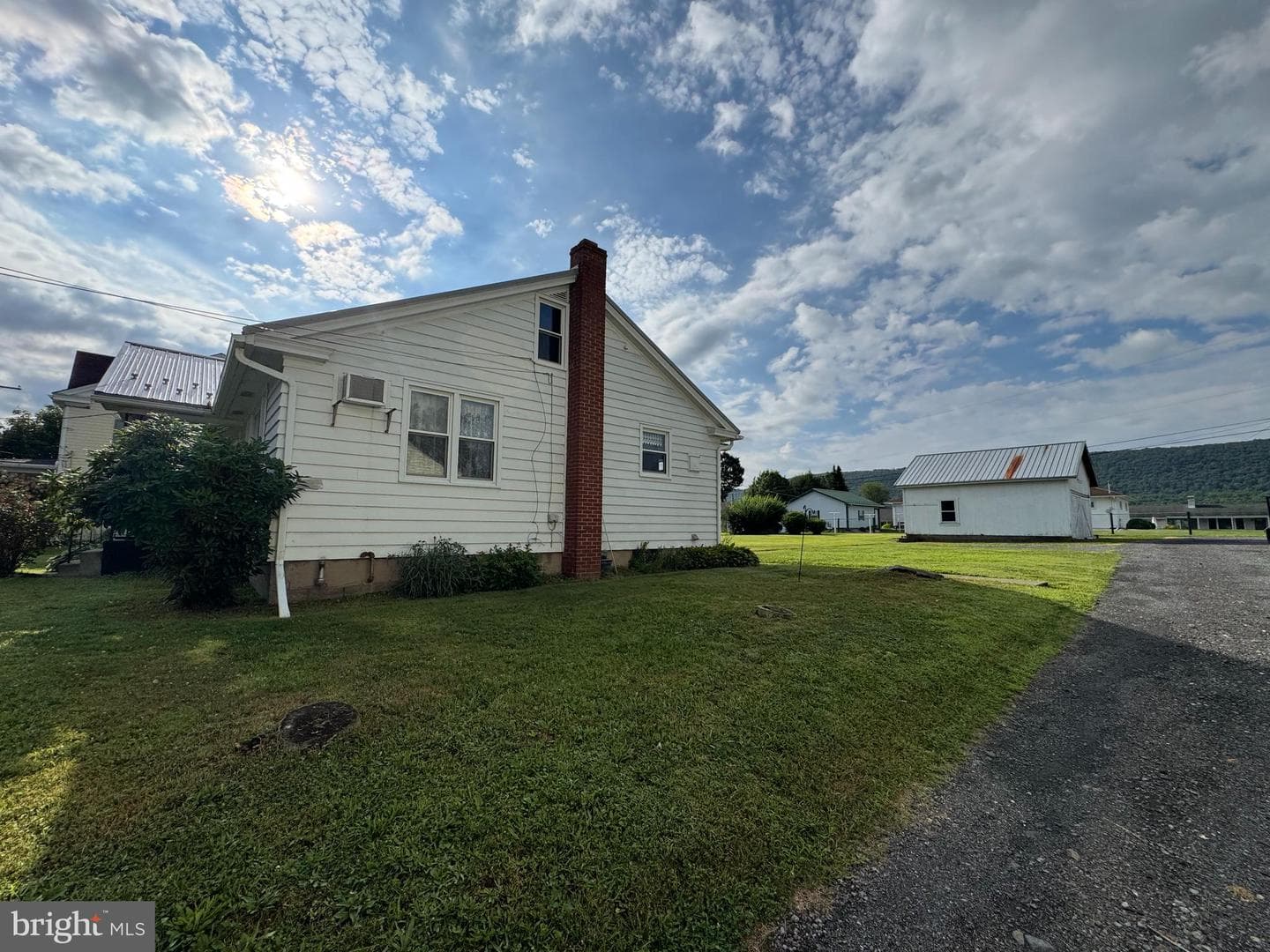 513 E Chestnut Street photo 4