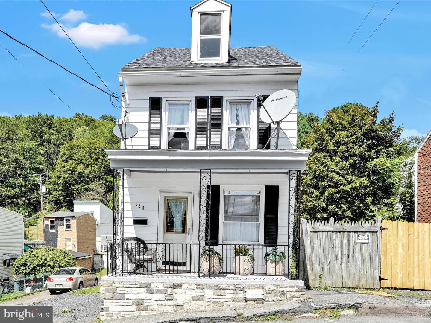 125 W Washington Street photo 1
