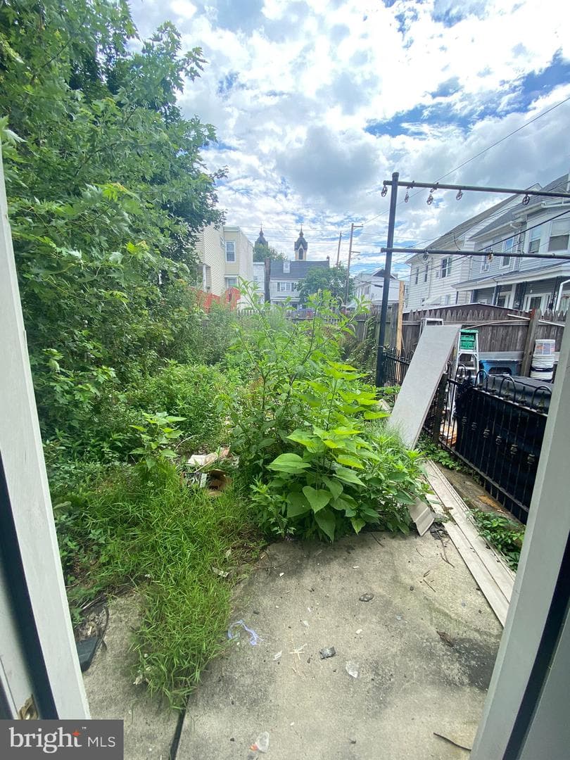 223 N Highland Street photo 32