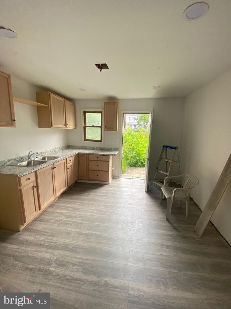 223 N Highland Street photo 4