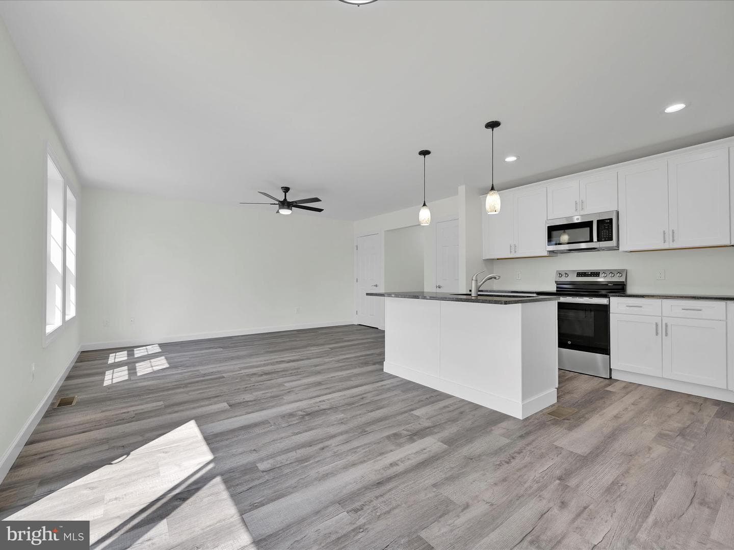 218 W High Street photo 7