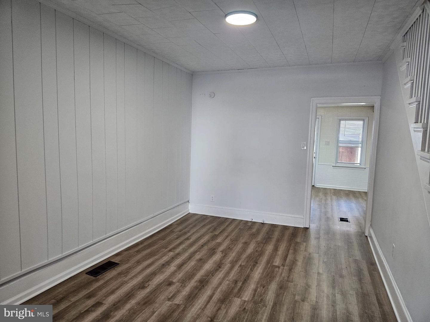 144 S Nichols Street photo 4