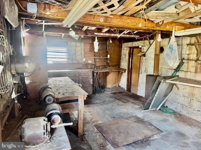 124 N Railroad Avenue photo 39