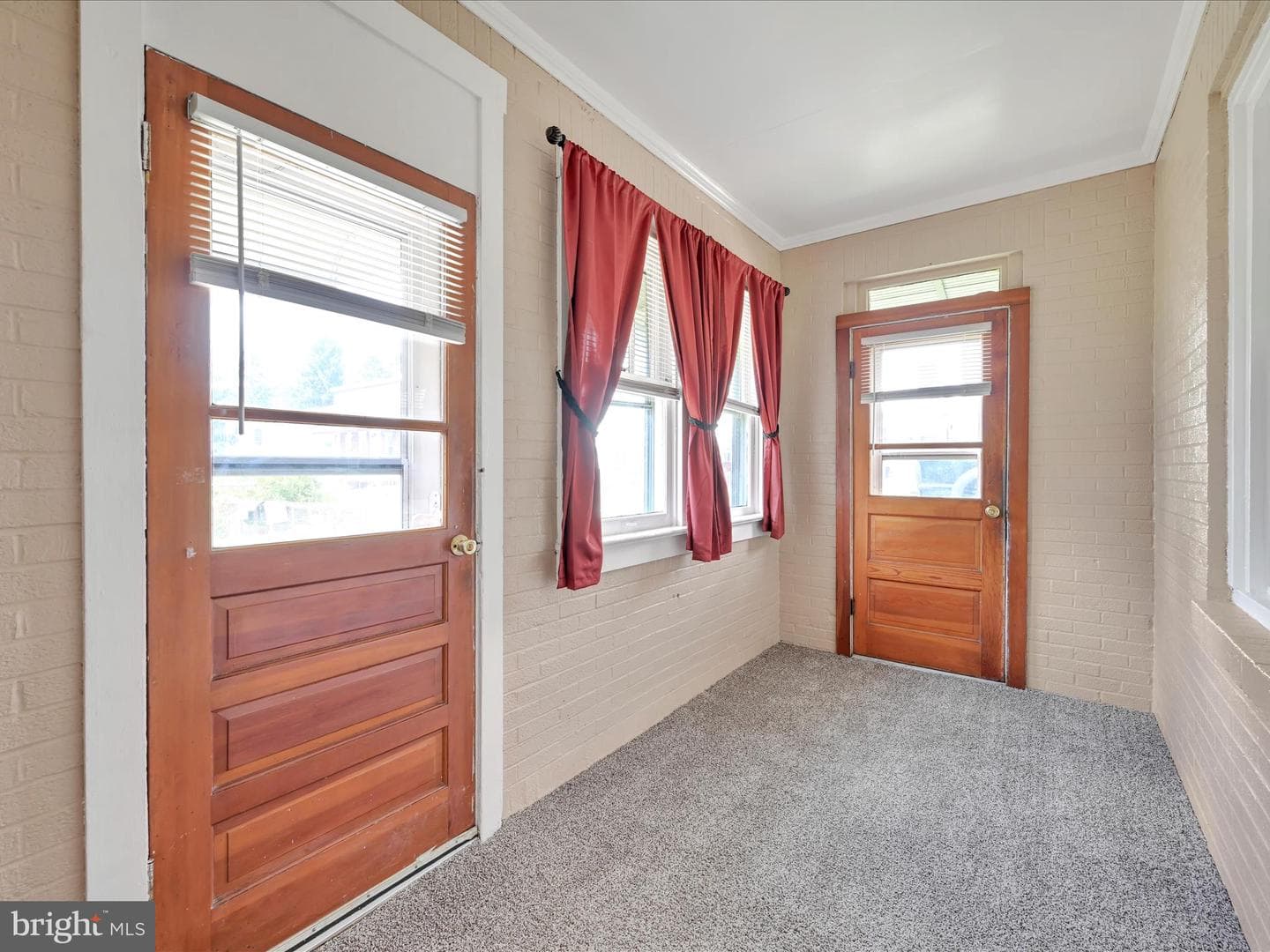 292 Wood Street photo 13
