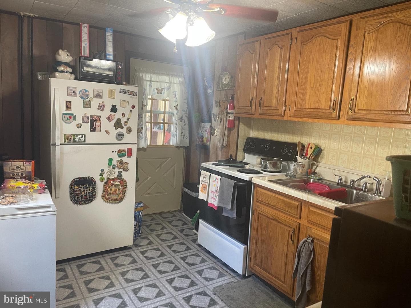 229 S Nichols Street photo 2